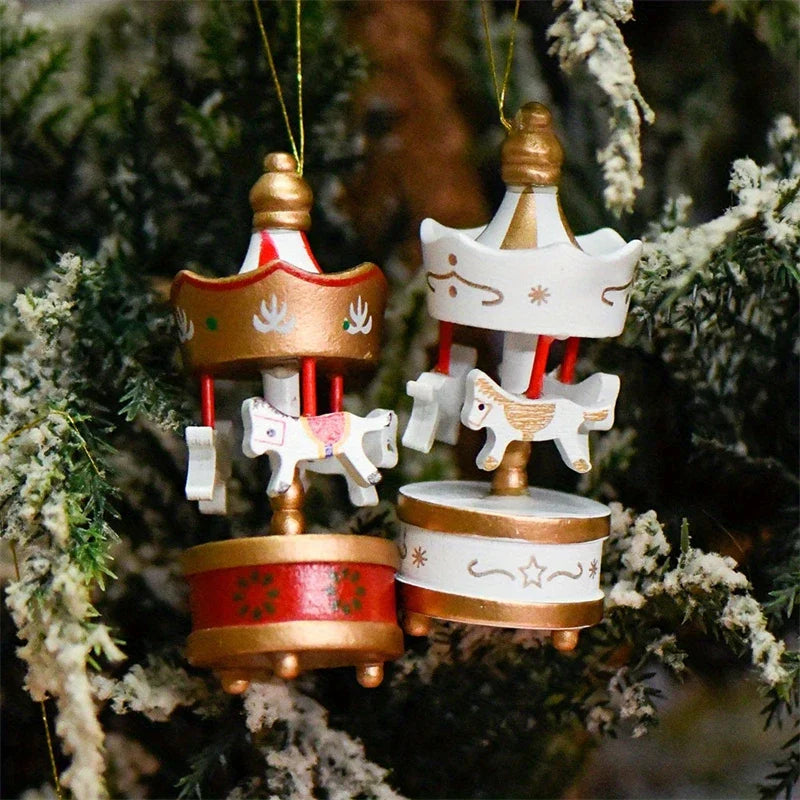 Ornamentos de Carrossel de Madeira | Decoração Natalina Elegante