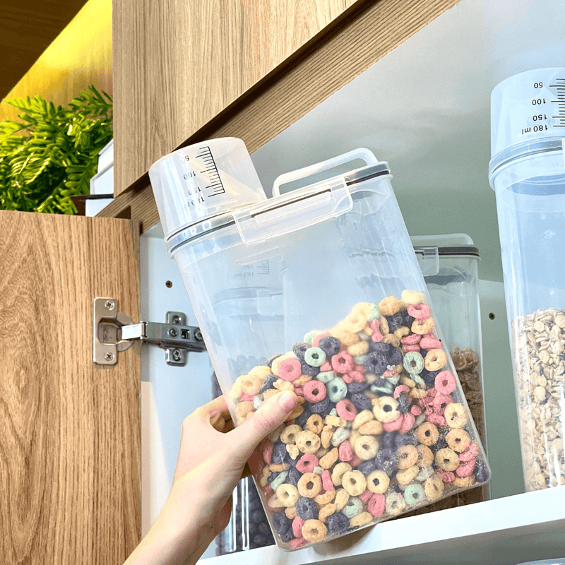 Pote Hermético Porta Mantimento com Copo Medidor de Plástico 2,5L