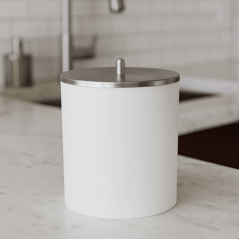 Lixeira Com Tampa 5 Litros Branco Com Cromado Fosco